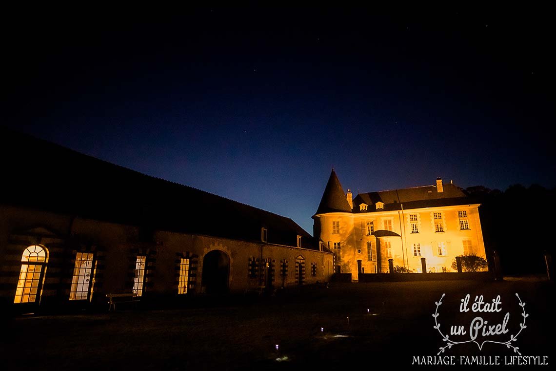 iletaitunpixel-jeremie-sangare-destination-wedding-elopement-photographer-filmmaker-french-castle-chateau-beaujeu-nljym_0957-1140px.jpg