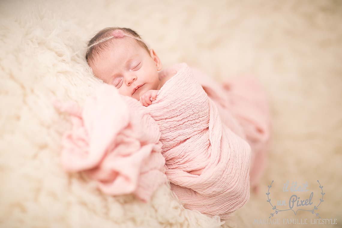 iletaitunpixel-jeremie-sangare-seance-photo-naissance-studio-shooting-bebe-nouveau-ne-newborn-posing-vendee-sables-d-olonne-anctmadn_31-1140px.jpg