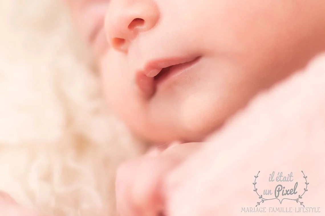 iletaitunpixel-jeremie-sangare-seance-photo-naissance-studio-shooting-bebe-nouveau-ne-newborn-posing-vendee-sables-d-olonne-anctmadn_36-1140px.jpg