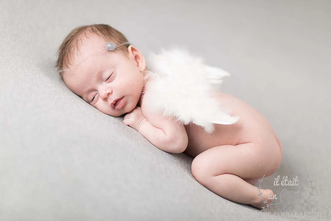 iletaitunpixel-jeremie-sangare-seance-photo-naissance-studio-shooting-bebe-nouveau-ne-newborn-posing-vendee-sables-d-olonne-anctmadn_47-1140px.jpg