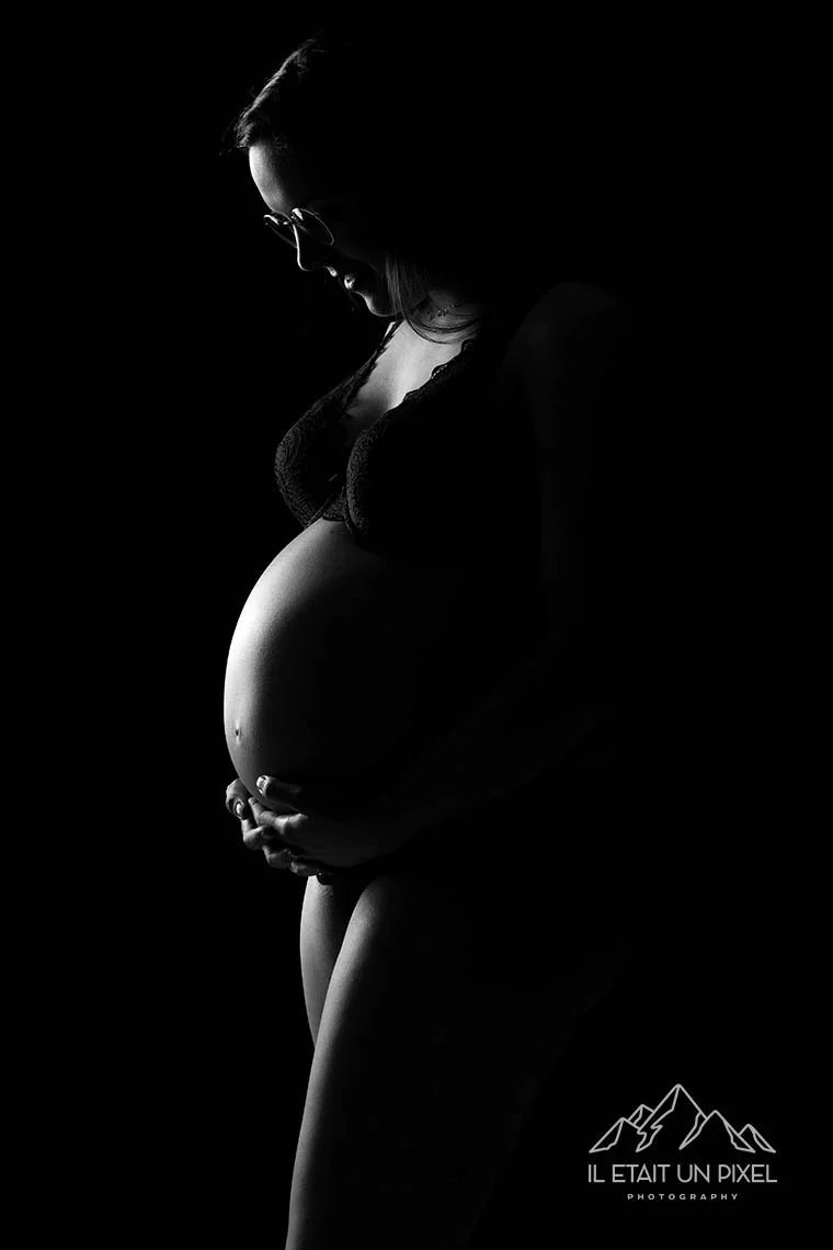 iletaitunpixel-jeremie-sangare-shooting-grossesse-artistique-studio-les-sables-d-olonne-vendee-mnqnht_23-1140px.jpg