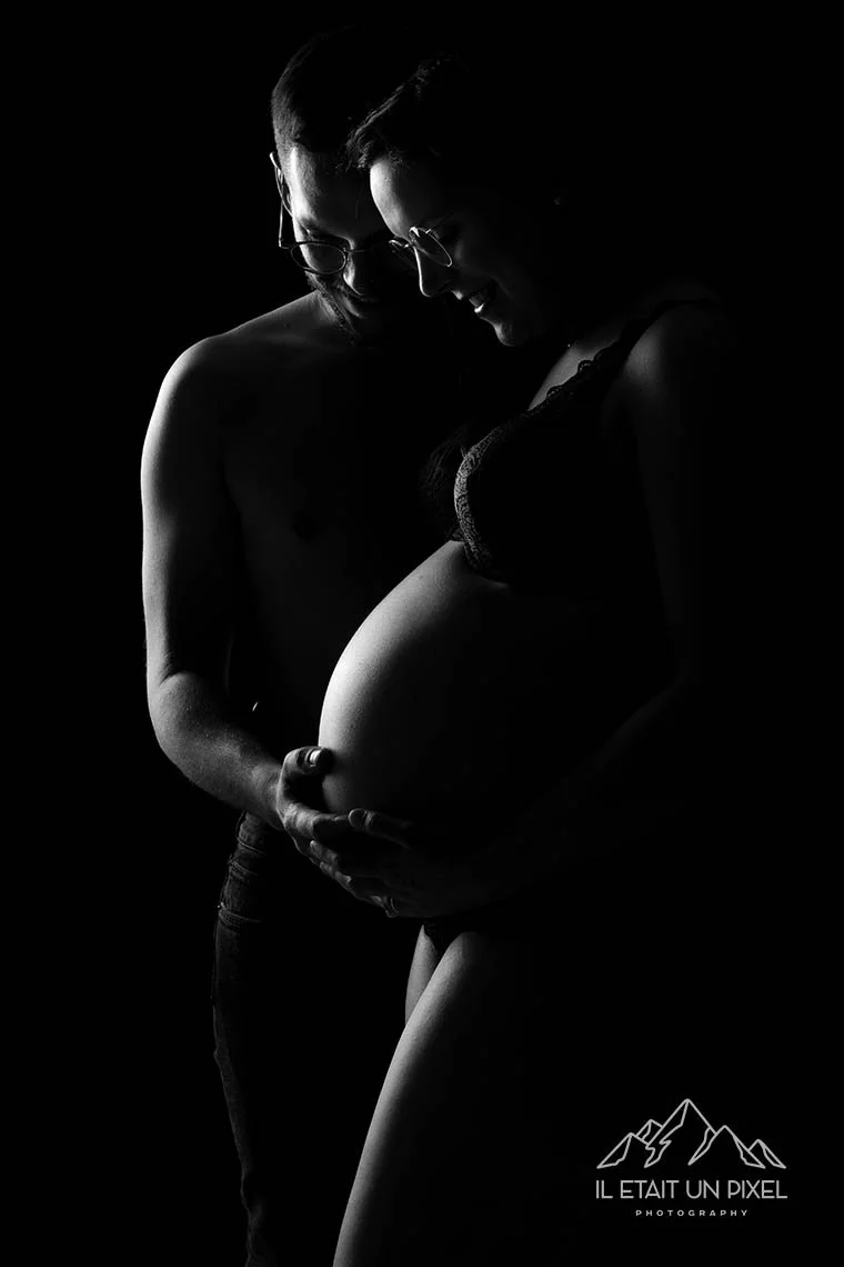 iletaitunpixel-jeremie-sangare-shooting-grossesse-artistique-studio-les-sables-d-olonne-vendee-mnqnht_25-1140px.jpg