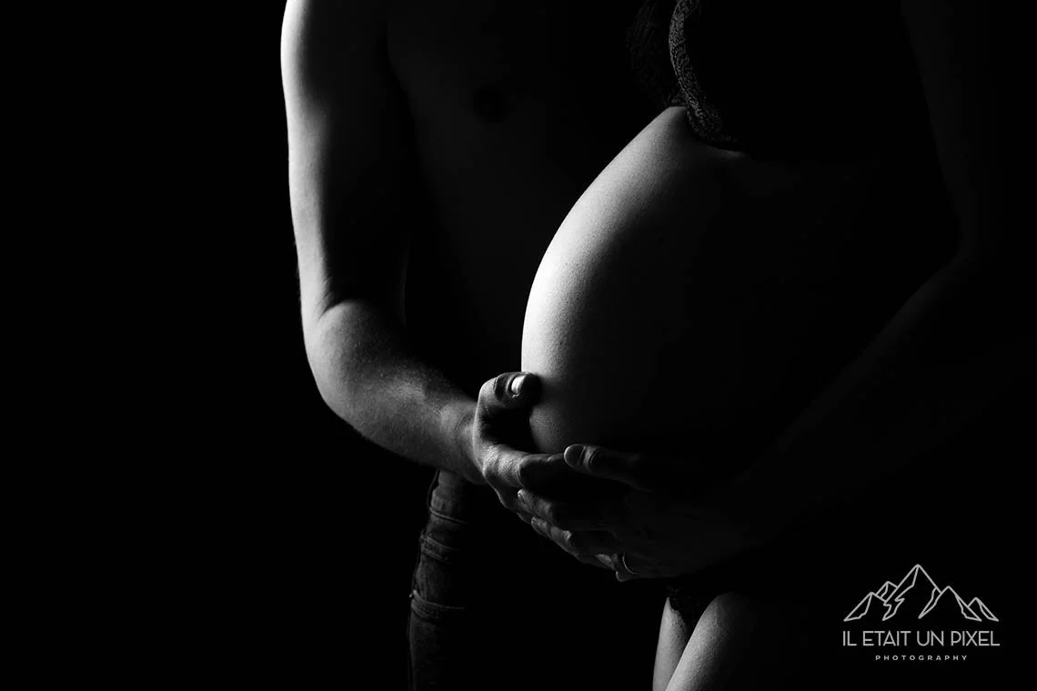 iletaitunpixel-jeremie-sangare-shooting-grossesse-artistique-studio-les-sables-d-olonne-vendee-mnqnht_26-1140px.jpg