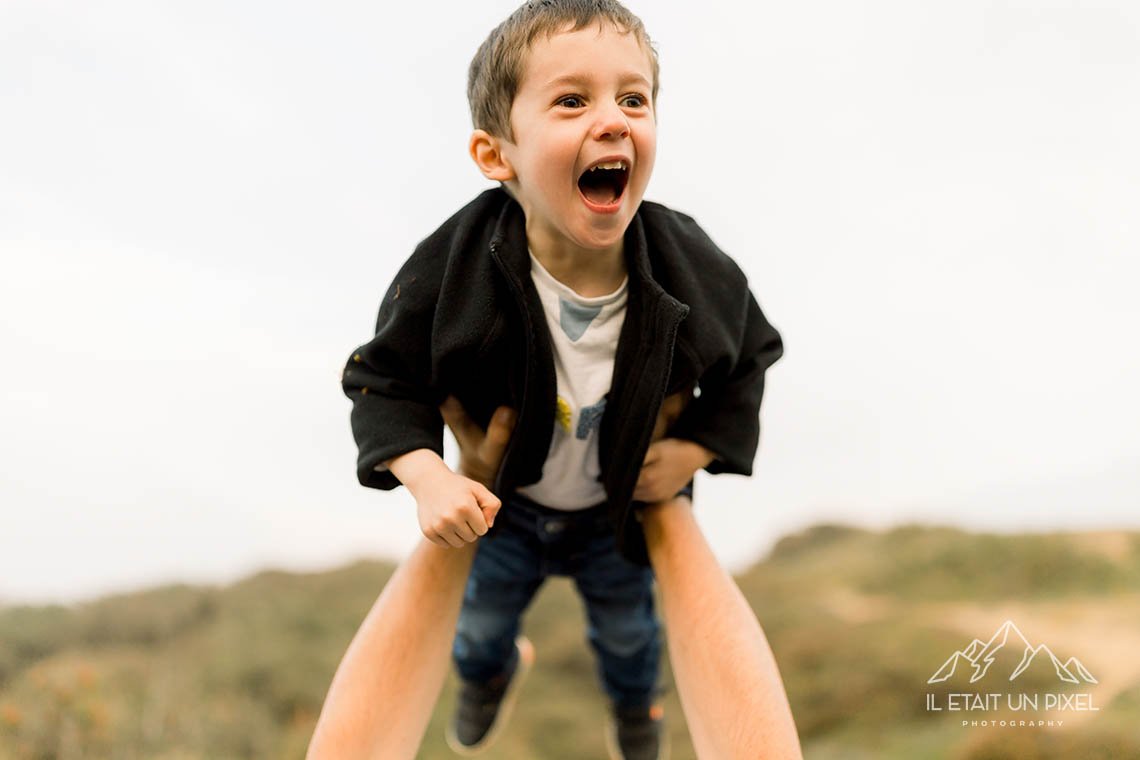 iletaitunpixel-jeremie-sangare-seance-photo-famille-lifestyle-vendee-plage-sauveterre-chnnal_50-1140px.jpg