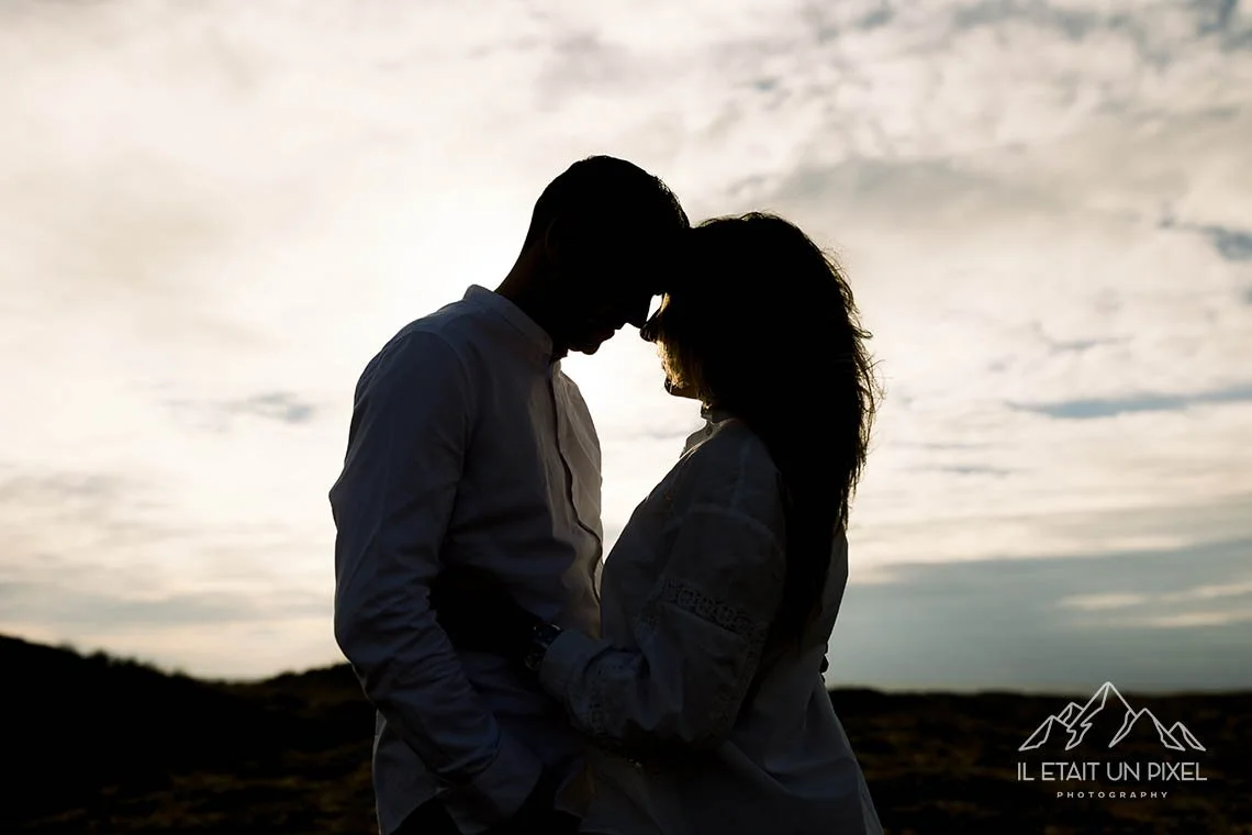 iletaitunpixel-jeremie-sangare-seance-photo-engagement-couple-vendee-plage-sauveterre-drnthr_17-1140px.jpg