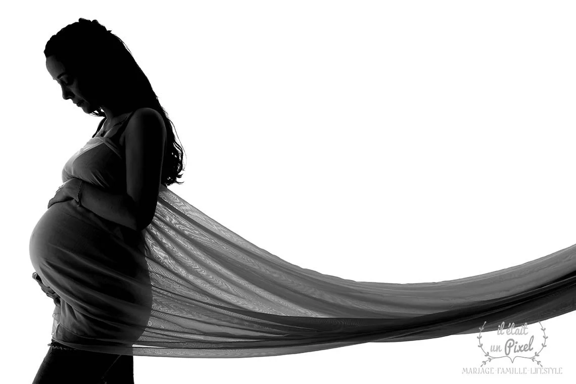 iletaitunpixel-jeremie-sangare-shooting-grossesse-artistique-studio-les-sables-d-olonne-vendee-mgnths_36-1140px.jpg