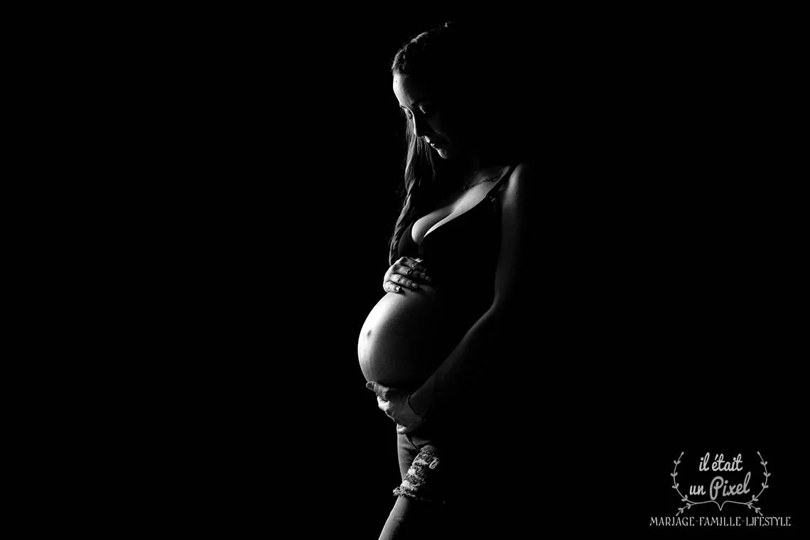 iletaitunpixel-jeremie-sangare-shooting-grossesse-artistique-studio-les-sables-d-olonne-vendee-mgnths_43-1140px.jpg