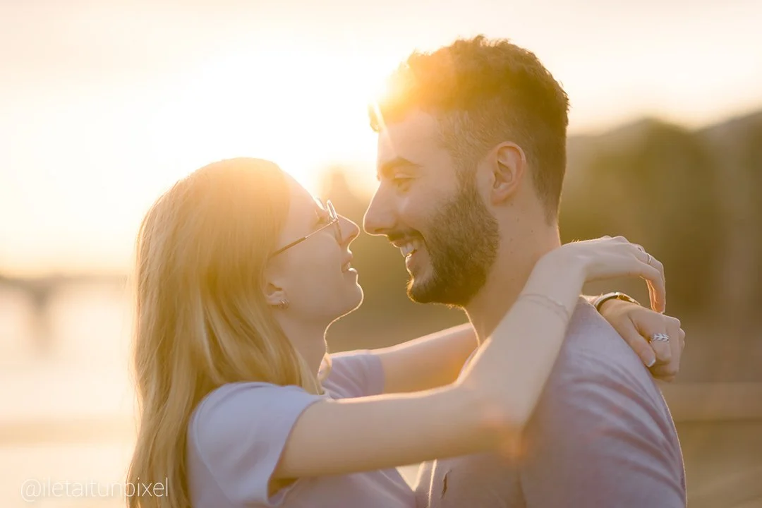 iletaitunpixel-jeremie-sangare-seance-engagement-couple-paris-pont-des-arts-lrthsa_09-1080px.jpg