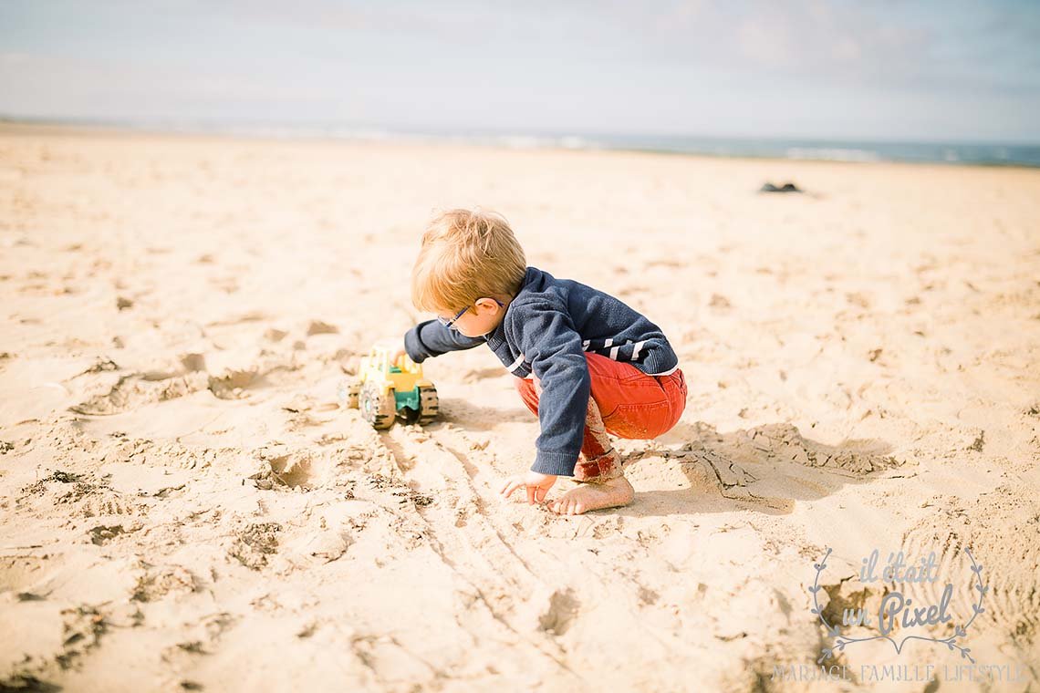iletaitunpixel-jeremie-sangare-seance-photo-famille-lifestyle-shooting-tribu-enfants-plage-vendee-les-sables-d-olonne-carqtnle_004-1140px.jpg