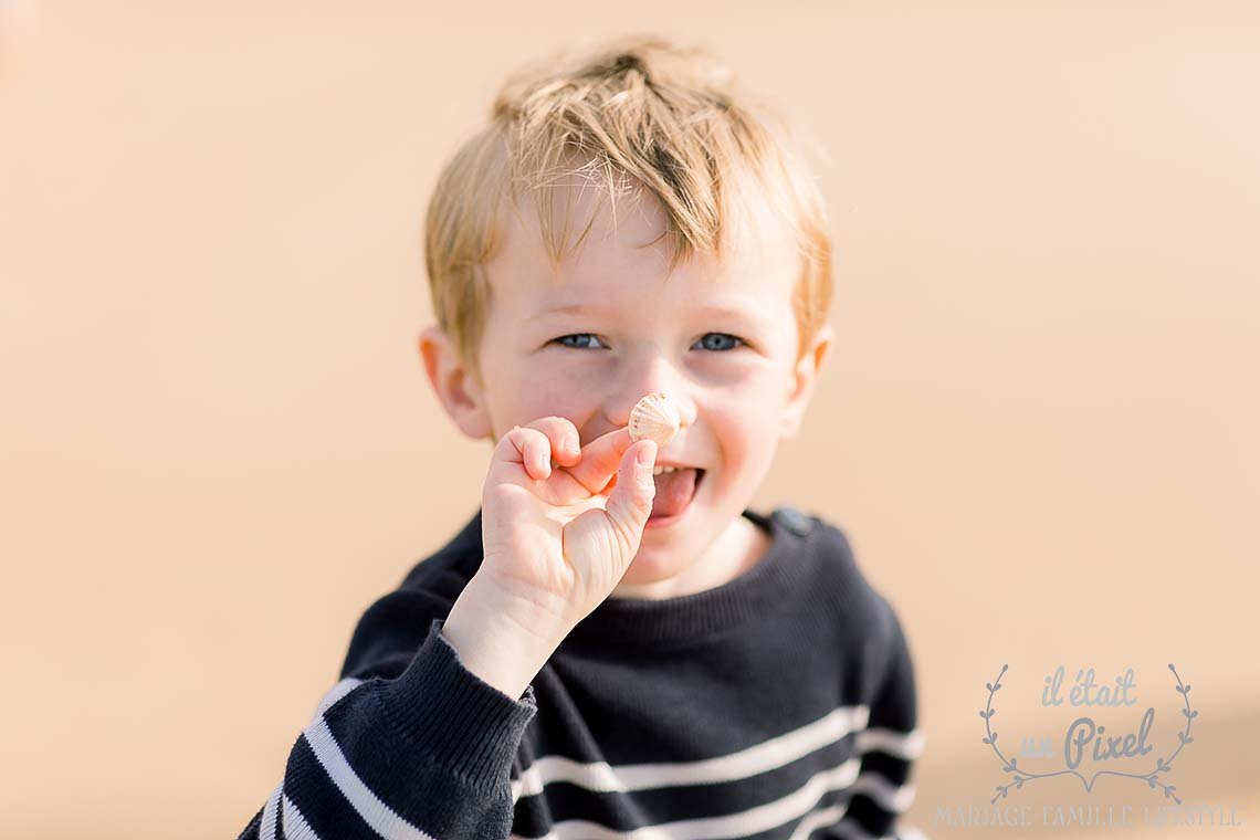 iletaitunpixel-jeremie-sangare-seance-photo-famille-lifestyle-shooting-tribu-enfants-plage-vendee-les-sables-d-olonne-carqtnle_100-1140px.jpg