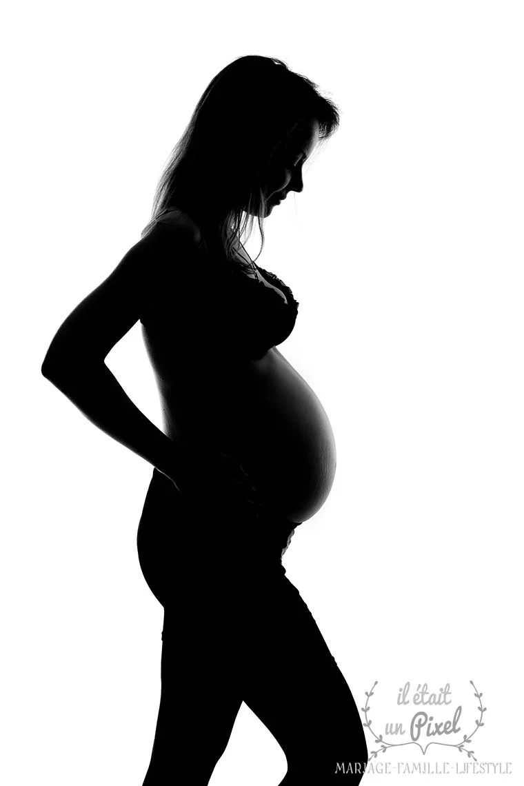iletaitunpixel-jeremie-sangare-seance-photo-grossesse-shooting-ventre-rond-future_maman-en-studio-vendee-sables-olonne-fslabrtny_28-1140px.jpg