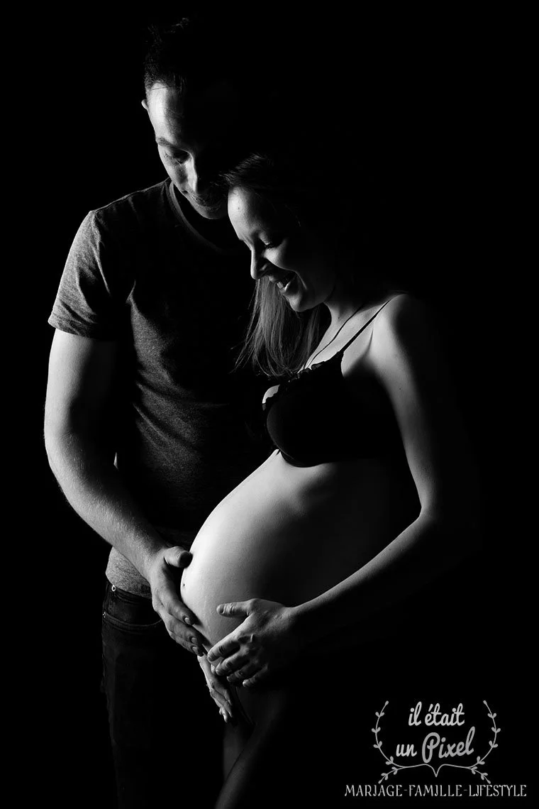 iletaitunpixel-jeremie-sangare-seance-photo-grossesse-shooting-ventre-rond-future_maman-en-studio-vendee-sables-olonne-fslabrtny_38-1140px.jpg