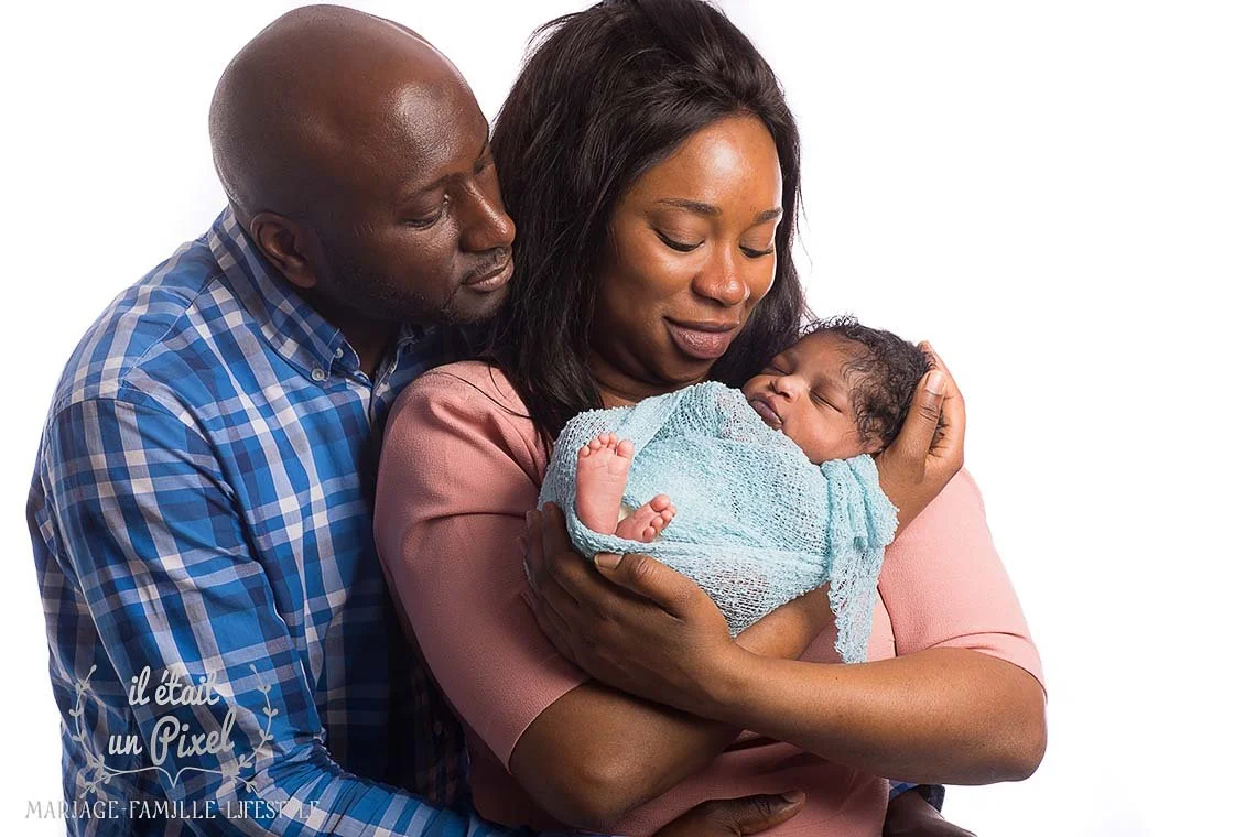 iletaitunpixel-jeremie-sangare-seance-photo-naissance-studio.jpg