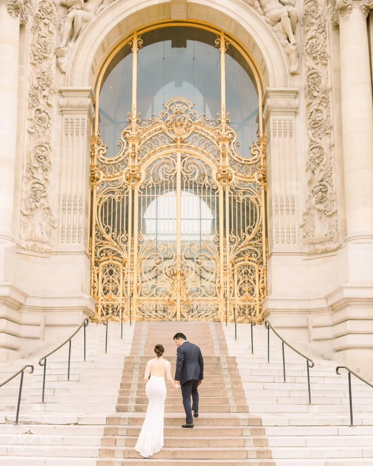 Intimate Italian- French wedding in the highest building of Paris ✨️

After having shot weddings with J. as a colleague photographer, I had the honor to document his special day. Always a privilege to work for fellow photographers 😊

Gown: @oksana_m