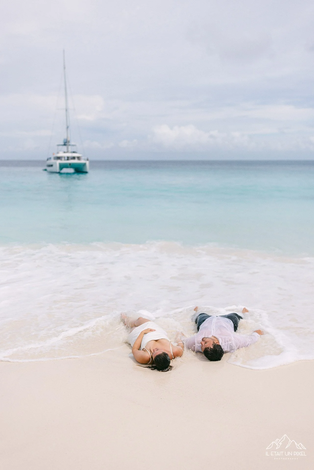 iletaitunpixel-jeremie-sangare-destination-adventure-elopement-wedding-and-honeymoon-photographer-seychelles-underwater-m169-pf70-356-1920px.jpg