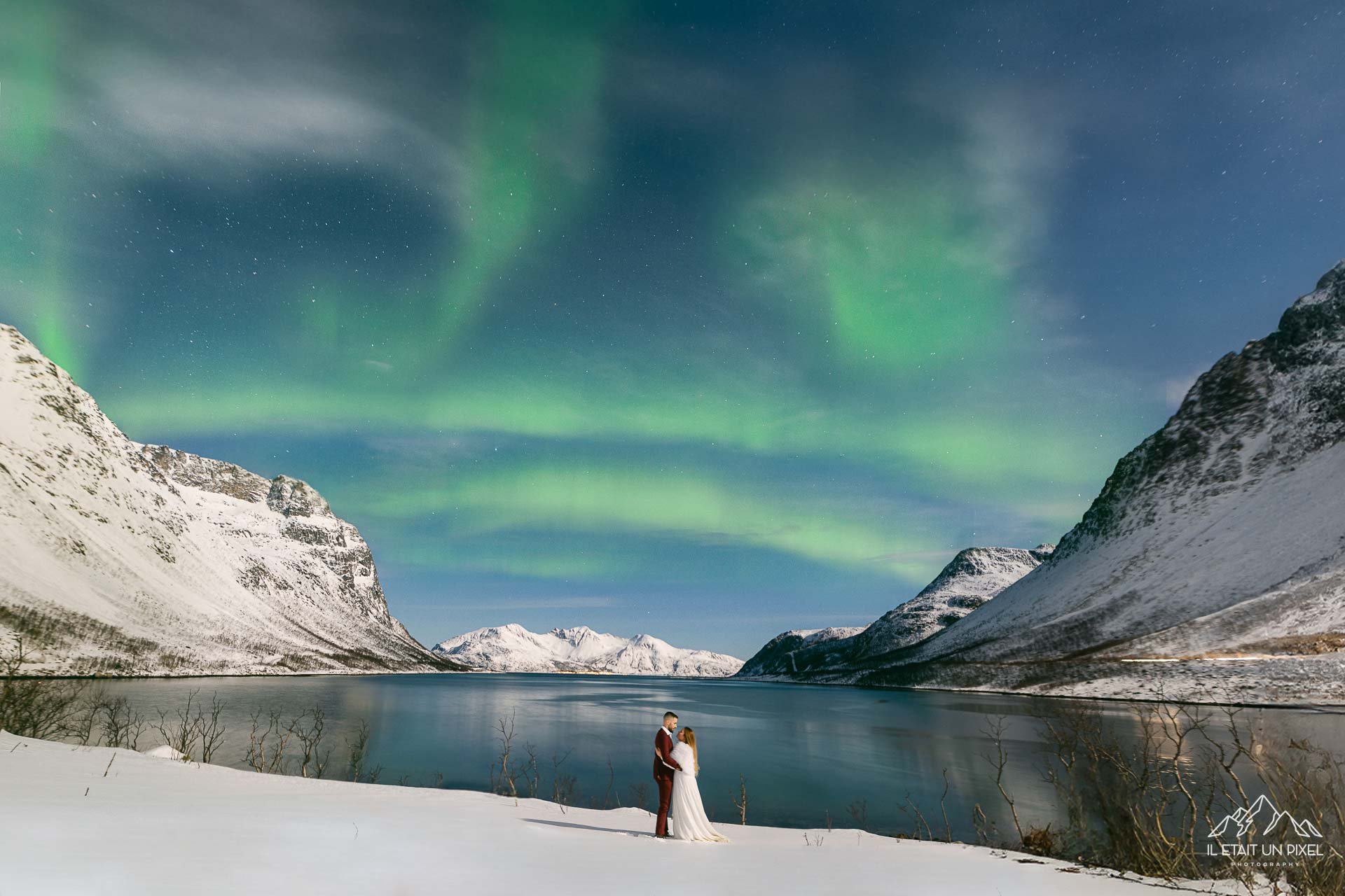 iletaitunpixel-jeremie-sangare-destination-adventure-elopement-and-wedding-photographer-france-italy-norway-lofoten-northern-lights-m153-pf38--1920px.jpg