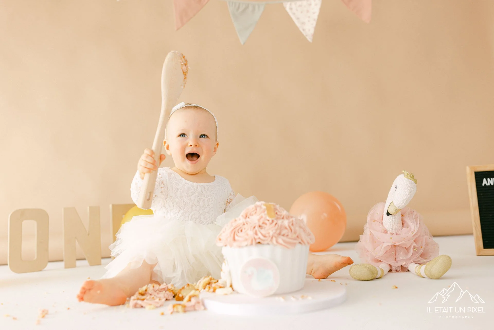 iletaitunpixel-jeremie-sangare-photographe-famille-vendee-studio-smash-the-cake-mgn_48-1920px.jpg