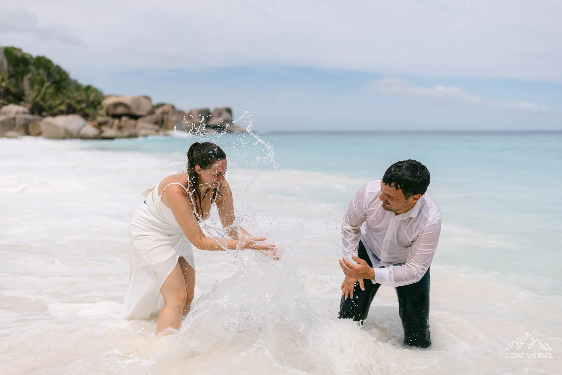 iletaitunpixel-jeremie-sangare-destination-adventure-elopement-wedding-and-honeymoon-photographer-seychelles-underwater-m169-pf63-338-1920px.jpg