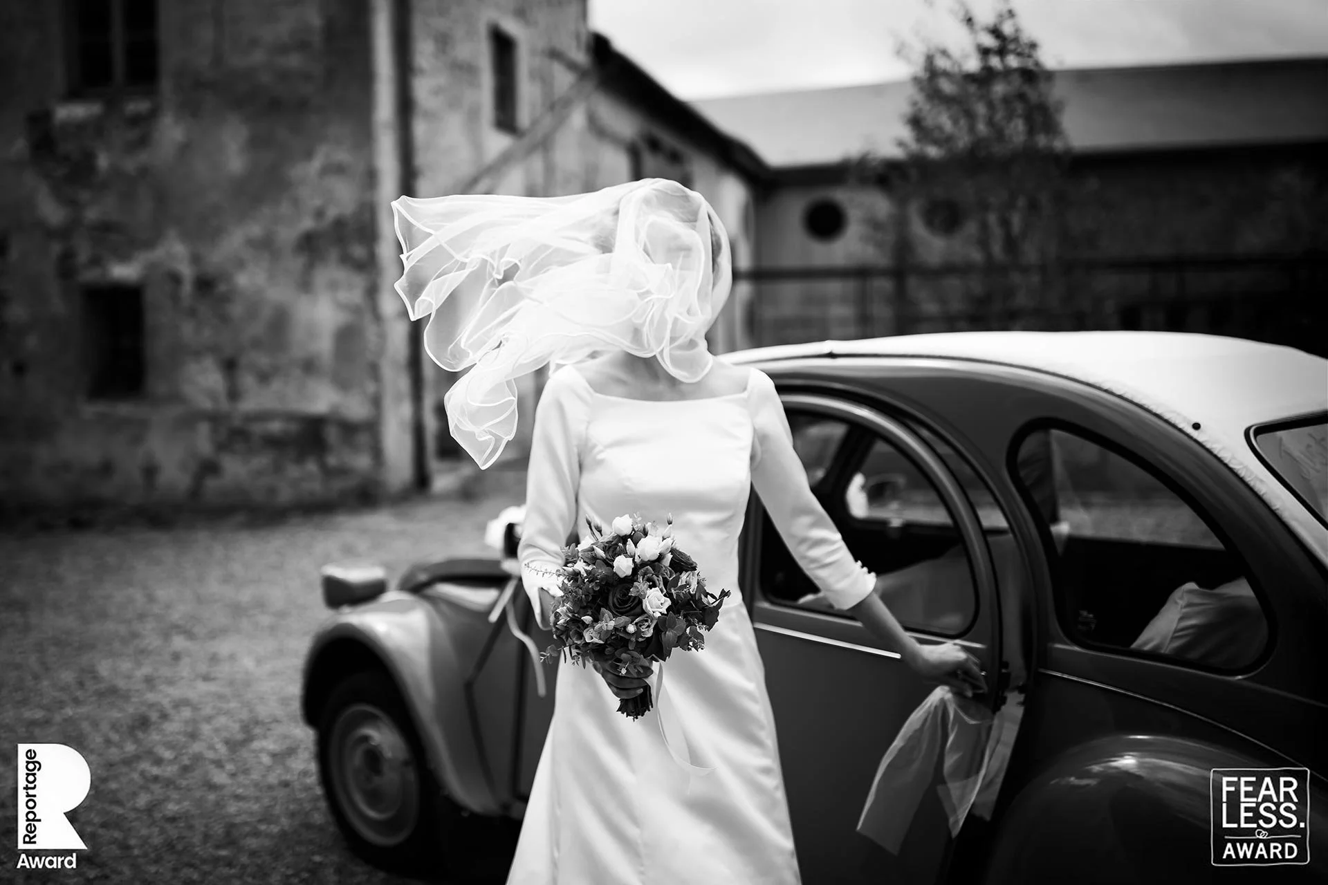 iletaitunpixel-jeremie-sangare-destination-wedding-elopement-photographer-this-is-reportage-mariage-paris-ferme-d-armenon-slnrlne_0218-1920px.jpg