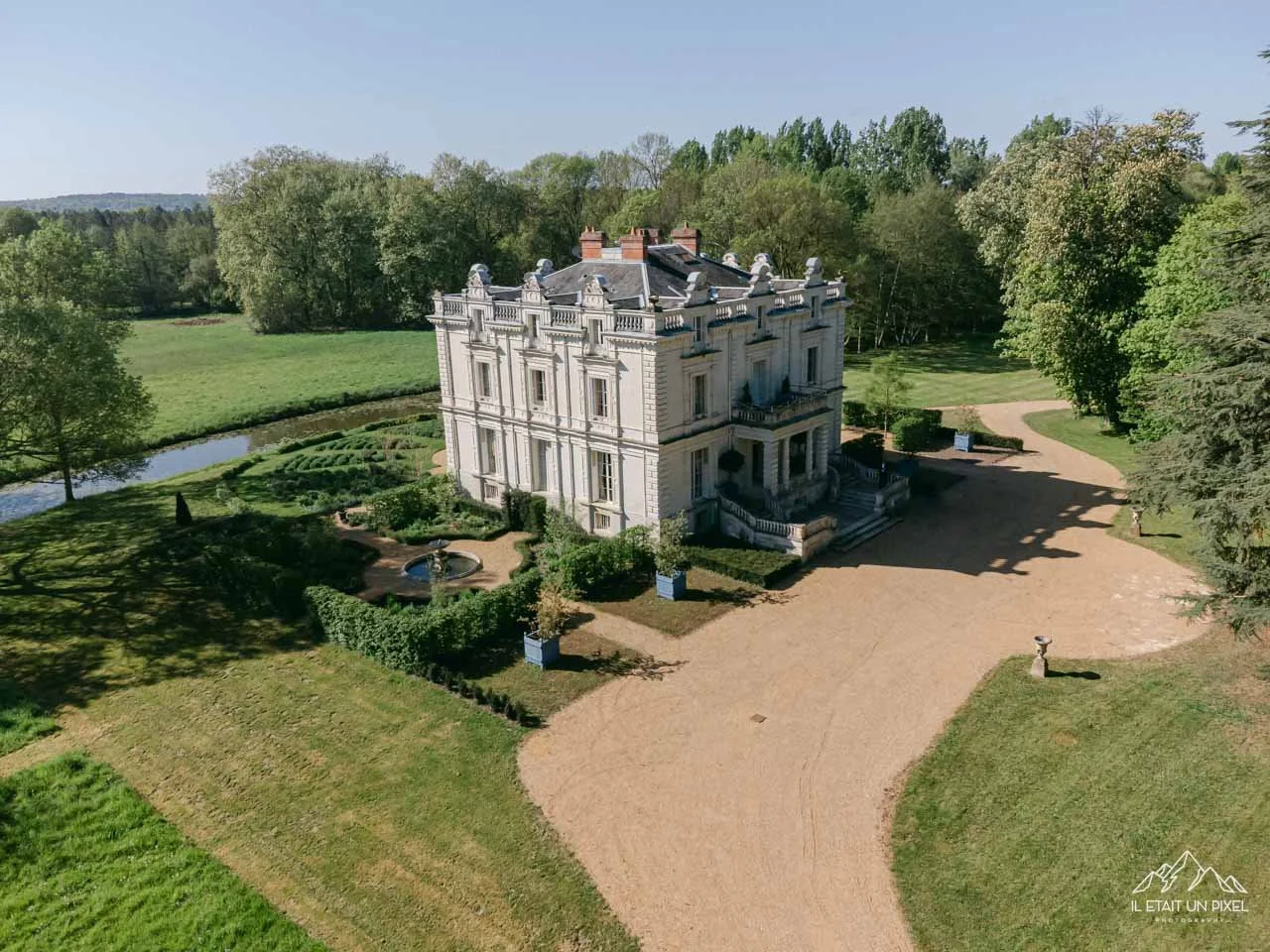 iletaitunpixel-editorial-wedding-photographer-france-wedding-venues-guide-0019.jpg