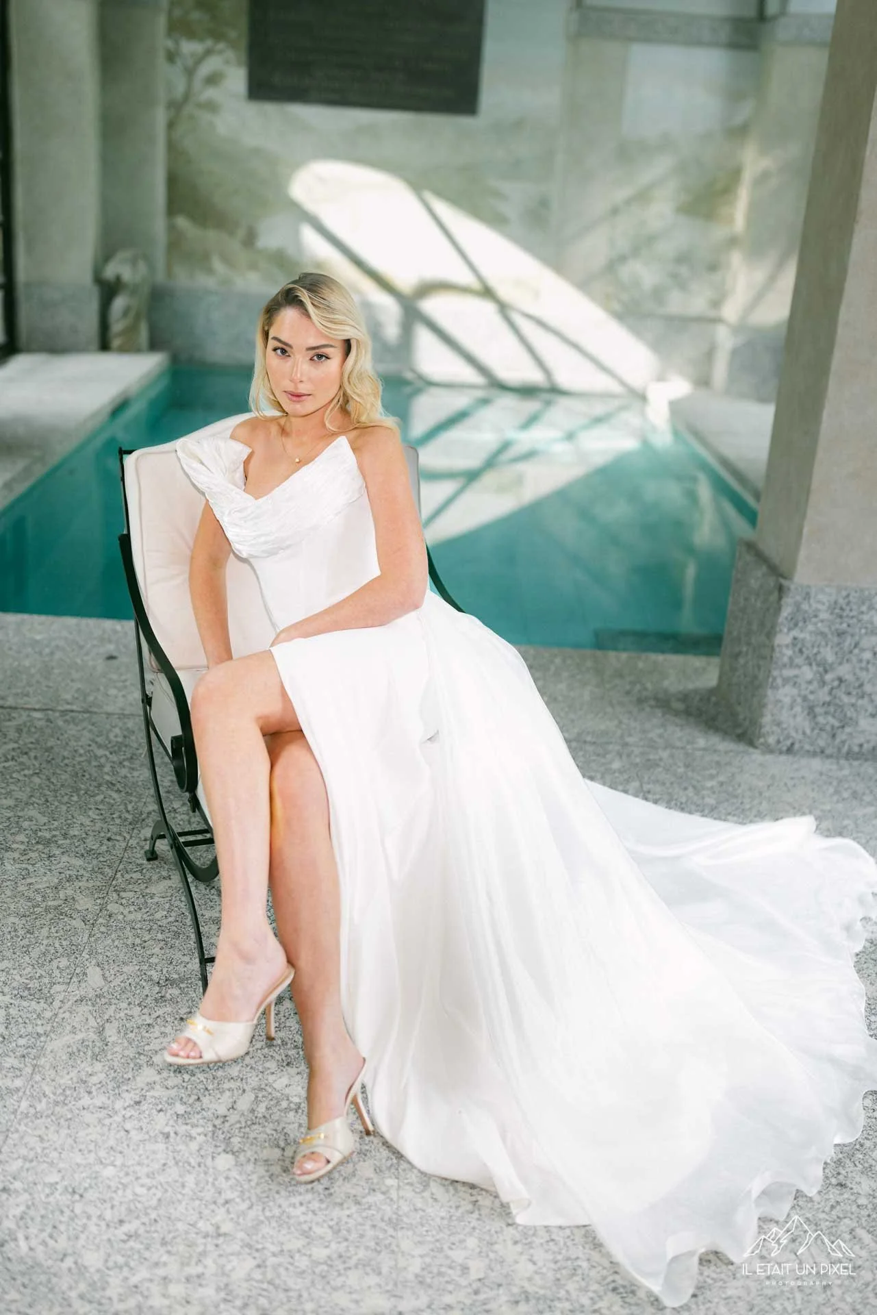 Bridal portrait, Editorial in Villa Balbiano, Lake Como, Italy