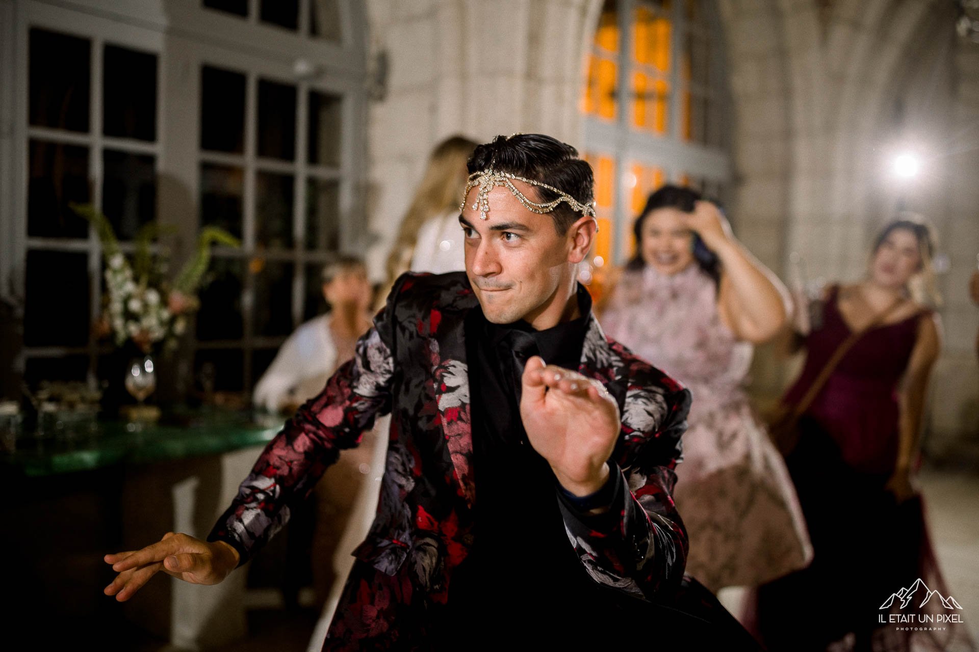iletaitunpixel-jeremie-sangare-destination-wedding-photographer-france-italy-multi-days-chateau-celebration-flocelliere-m100-pf114-764-1920px.jpg