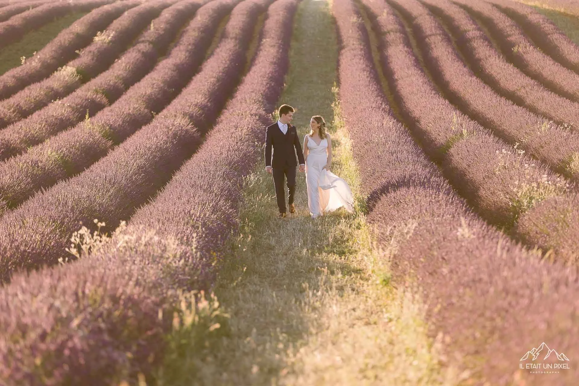 iletaitunpixel-jeremie-sangare-destination-luxury-elopement-and-wedding-photographer-france-paris-provence-lavender-m090-pf47-172-1920px.jpg