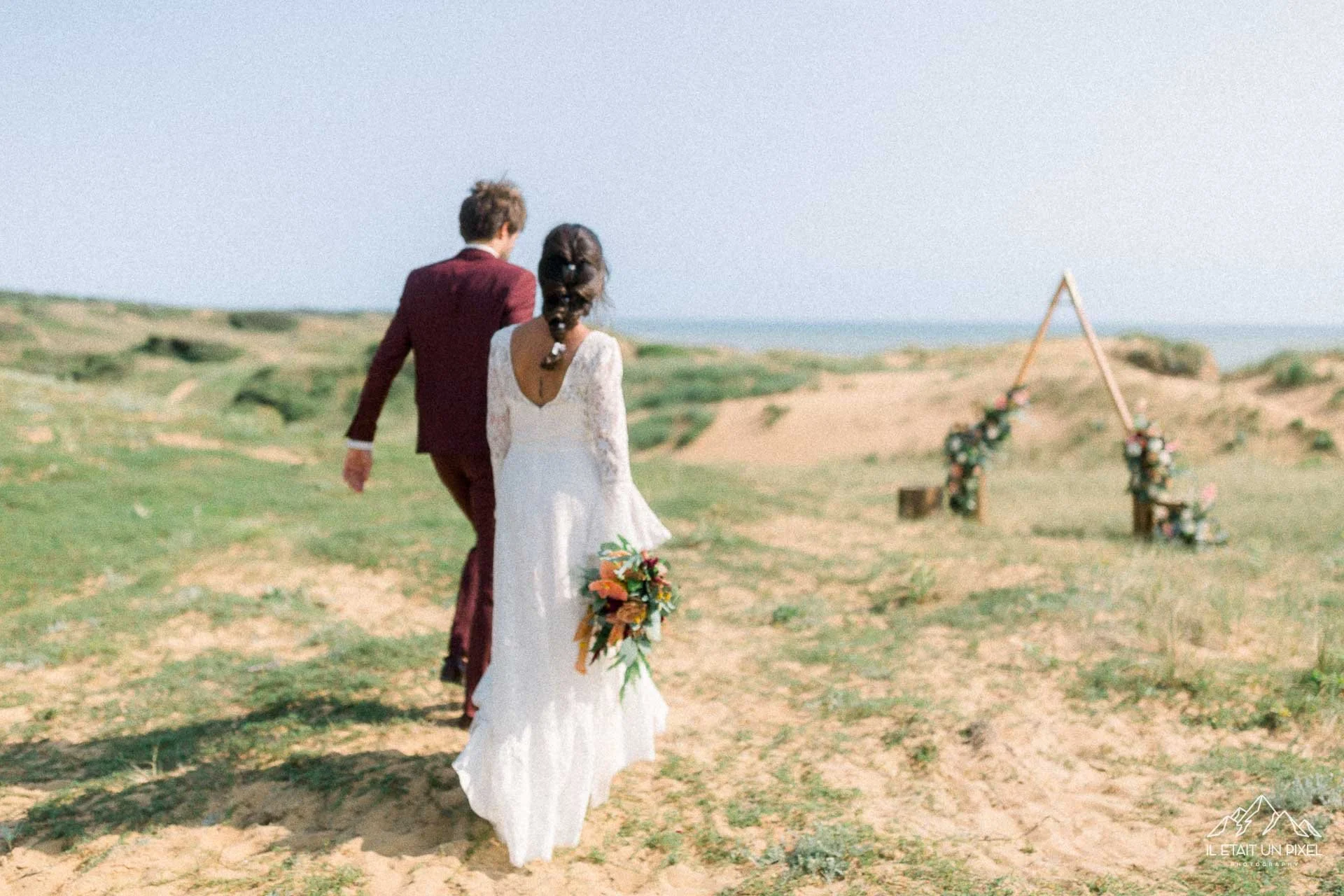 iletaitunpixel-jeremie-sangare-destination-adventure-elopement-and-wedding-photographer-france-vendee-sables-d-olonne-surf-m076-pf32-070-1920px.jpg