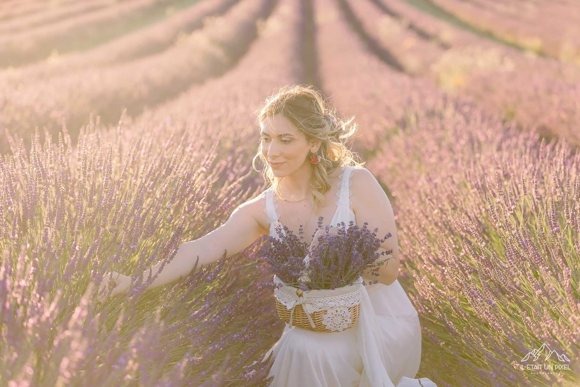 iletaitunpixel-jeremie-sangare-destination-luxury-elopement-and-wedding-photographer-france-paris-provence-lavender-m090-pf54-197-1920px.jpg