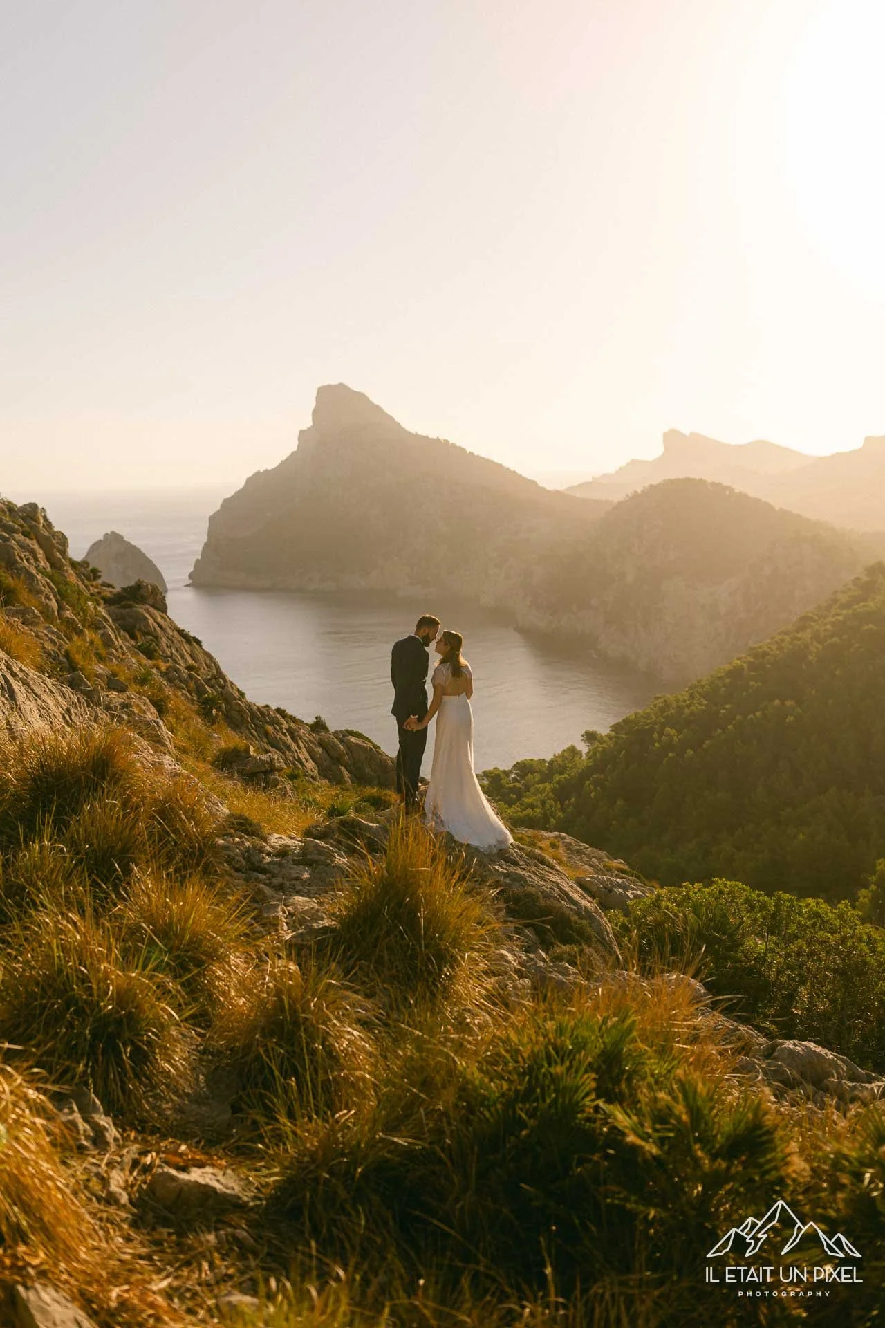 iletaitunpixel-jeremie-sangare-adventure-elopement-wedding-photographer-mallorca-crncdc_125-1920px.jpg