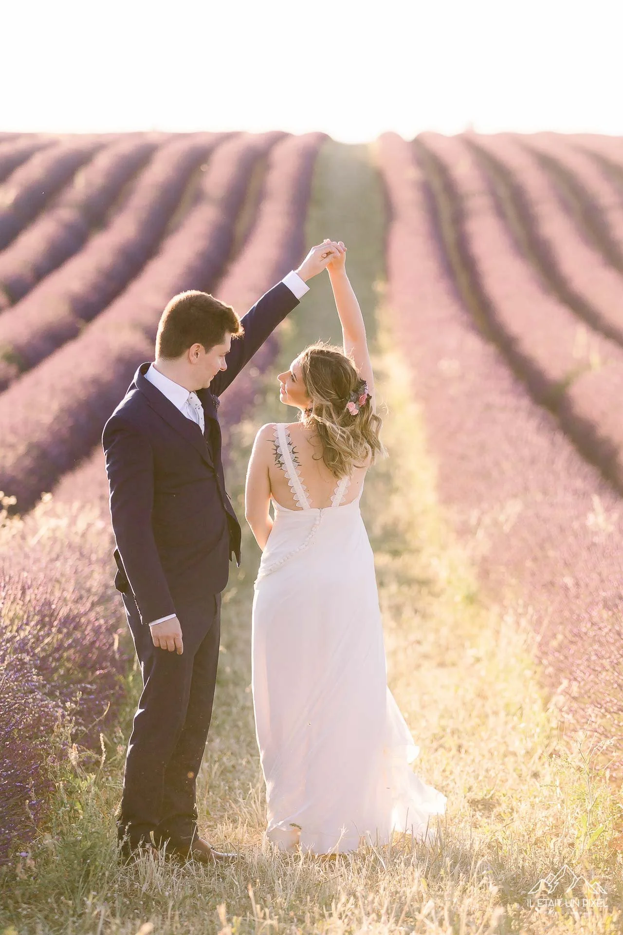 iletaitunpixel-jeremie-sangare-destination-luxury-elopement-and-wedding-photographer-france-paris-provence-lavender-m090-pf48-176-1920px.jpg