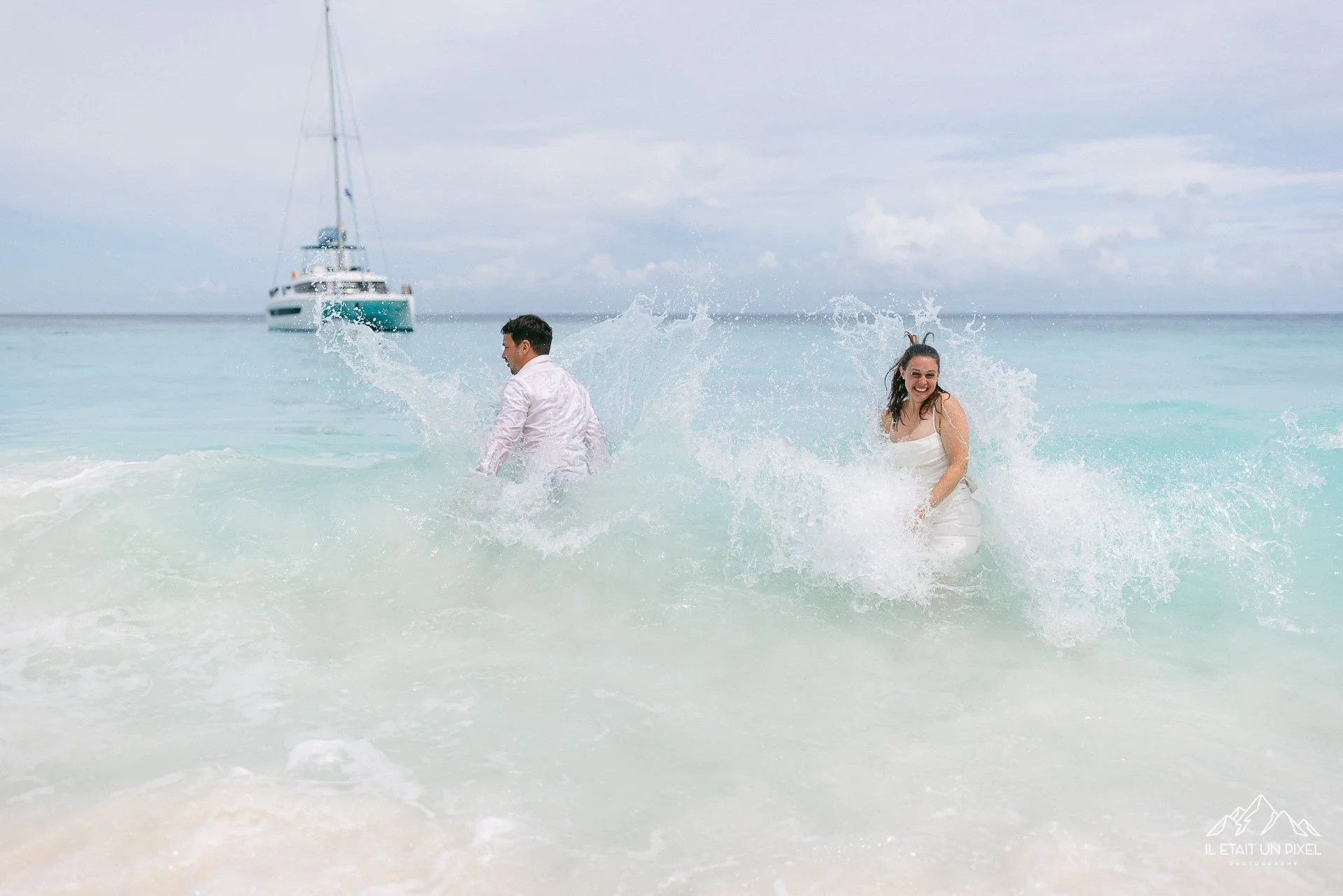 iletaitunpixel-jeremie-sangare-destination-adventure-elopement-wedding-and-honeymoon-photographer-seychelles-underwater-m169-pf59-323-1920px.jpg