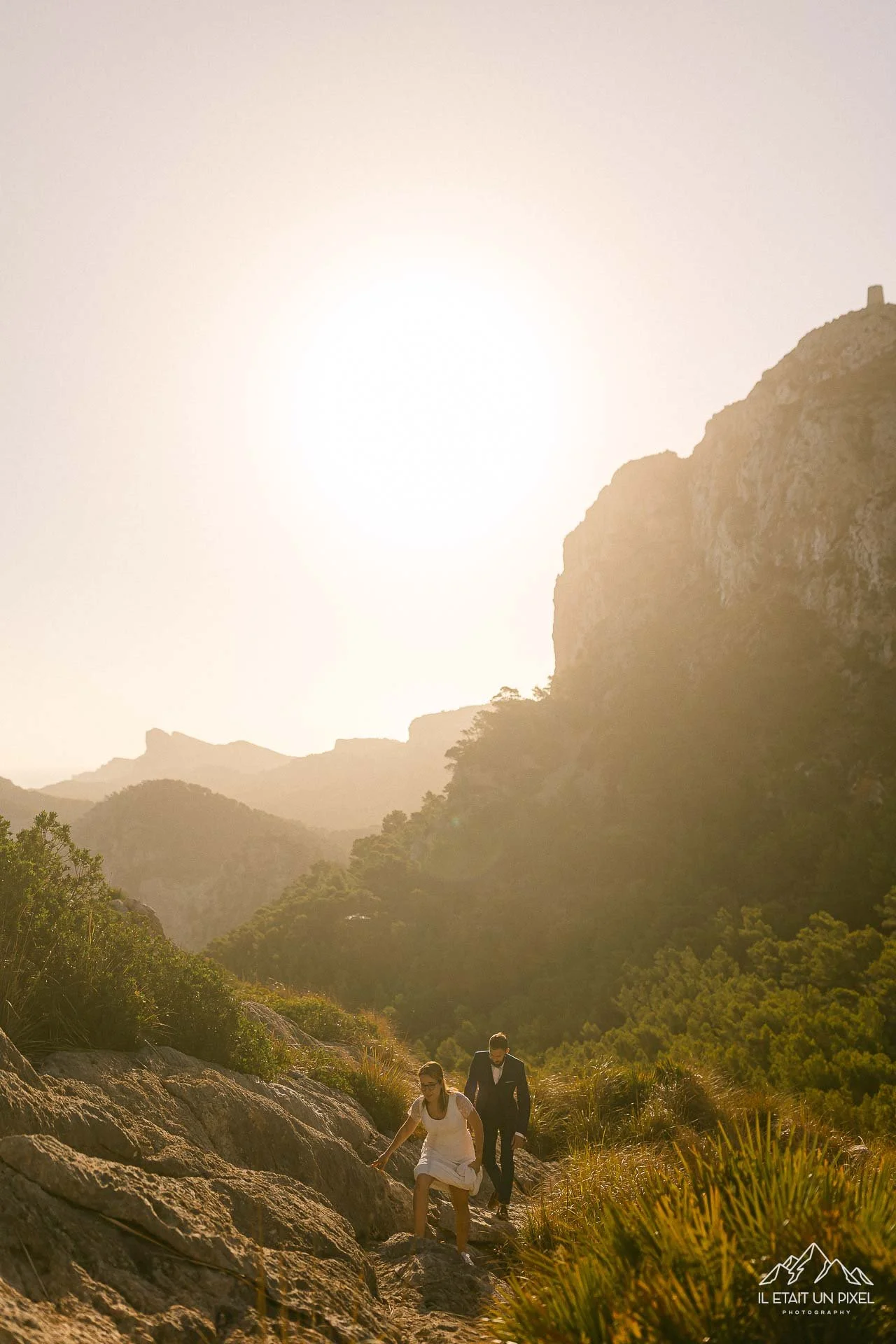 iletaitunpixel-jeremie-sangare-destination-adventure-elopement-and-wedding-photographer-france-italy-spain-mallorca-m143-pf58-131-1920px.jpg