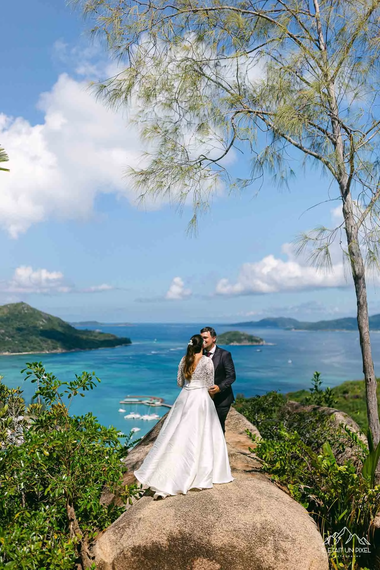 iletaitunpixel-jeremie-sangare-destination-adventure-elopement-wedding-and-honeymoon-photographer-seychelles-underwater-m169-pf39-157-1920px.jpg