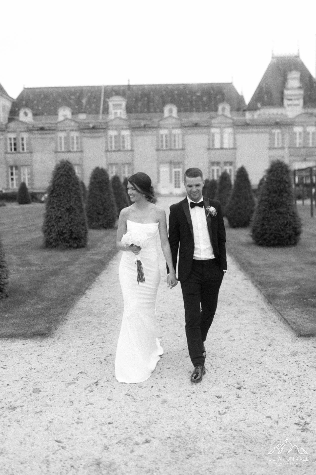 iletaitunpixel-jeremie-sangare-editorial-wedding-photographer-france-italy-greece-paris-chateau-jalesnes-m158-pf85-735-1920px.jpg