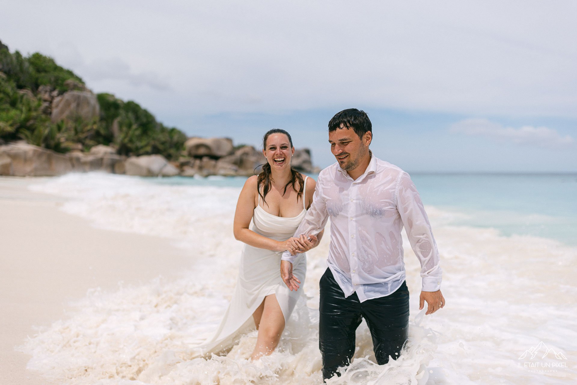iletaitunpixel-jeremie-sangare-destination-adventure-elopement-wedding-and-honeymoon-photographer-seychelles-underwater-m169-pf62-336-1920px.jpg