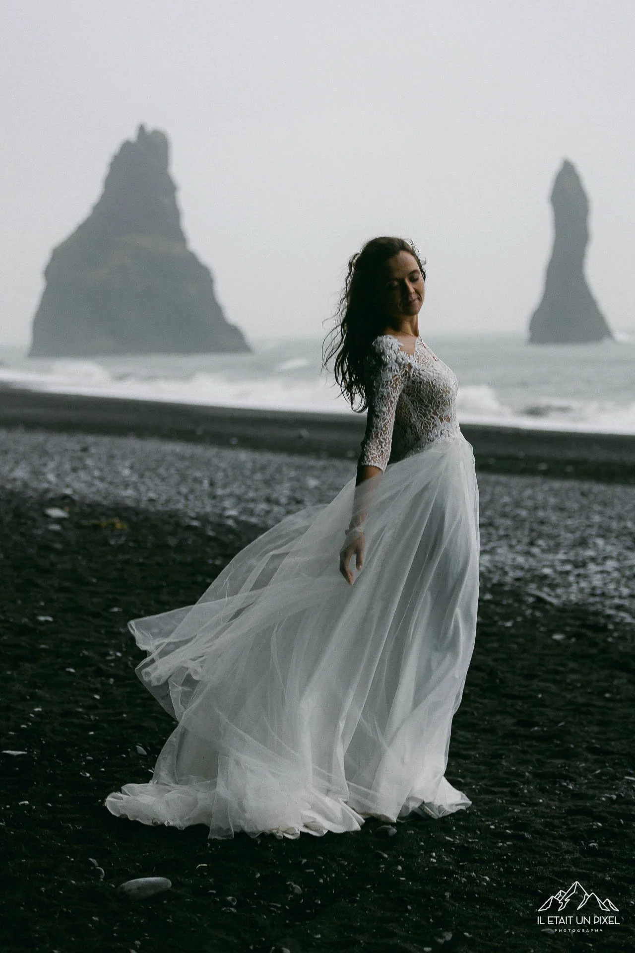 iletaitunpixel-jeremie-sangare-adventure-elopement-photographer-iceland-vik-black-sand-beach-m122-pf133-085-1920px.jpg