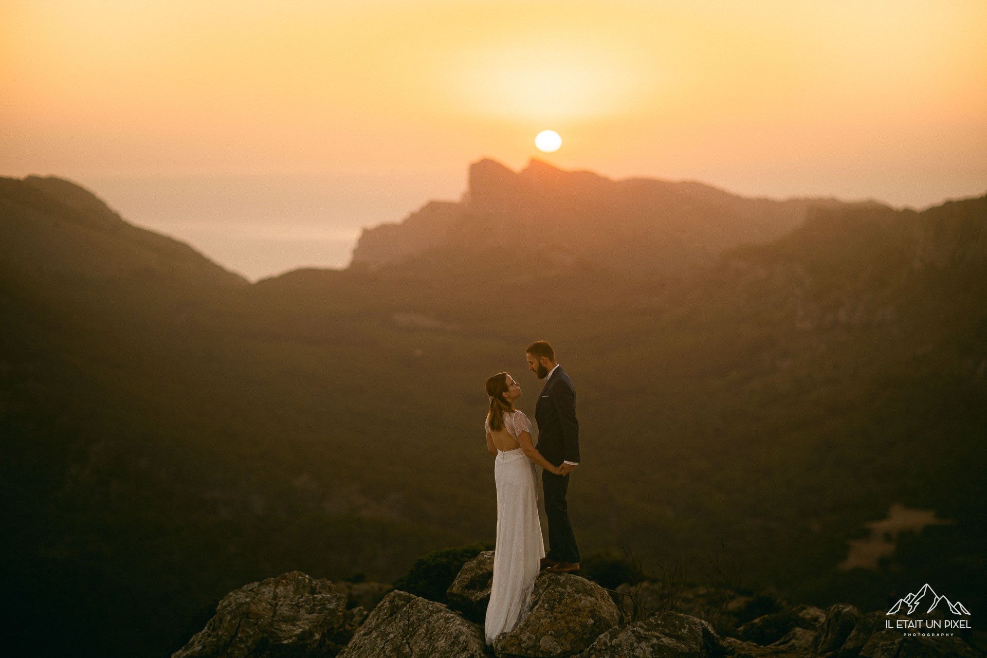 iletaitunpixel-jeremie-sangare-destination-adventure-elopement-and-wedding-photographer-france-italy-spain-mallorca-m143-pf49-073-1920px.jpg