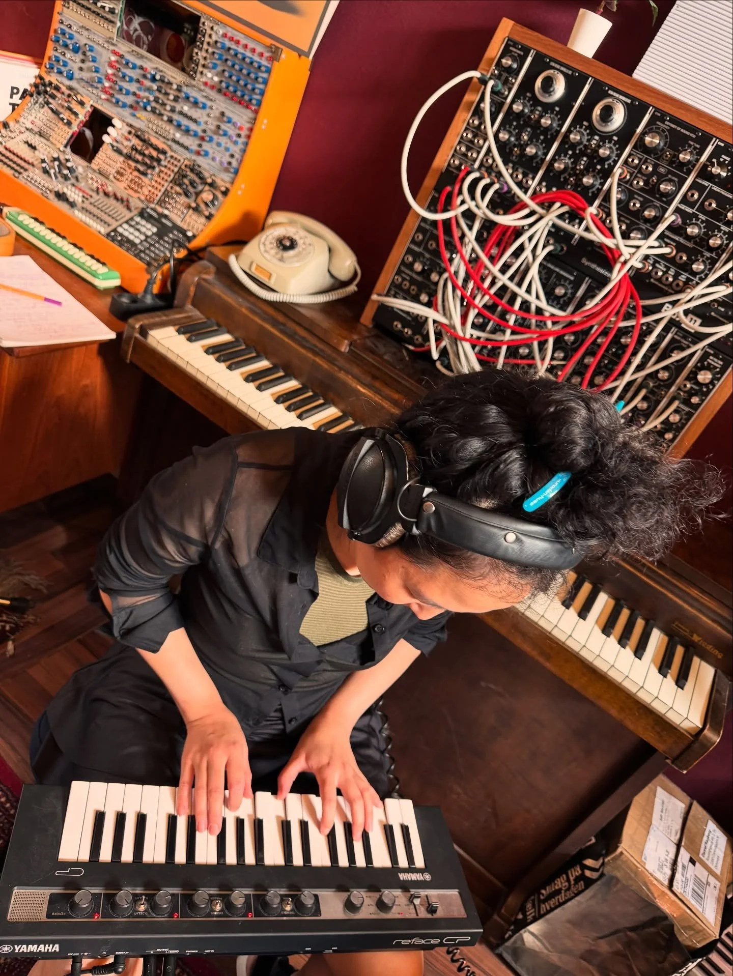 @maisoonyoungovlisen p&aring; keys 🎹 @meejahmusic i st&oslash;beskeen.