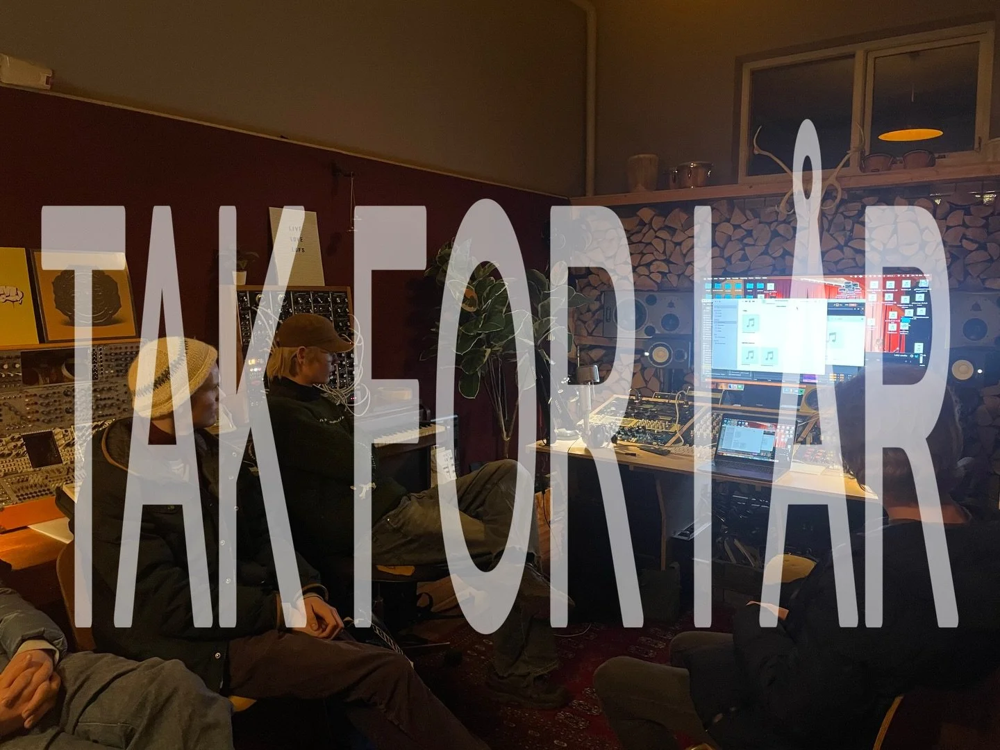 Producer Club 2025 takker af for i &aring;r! Vi er s&aring; super glade for at se jer m&oslash;de op og vise frem af jeres kreativitet og musikalske f&aelig;rdigheder.

Det har v&aelig;ret l&aelig;rerigt og et sp&aelig;ndende projekt at have k&oslash