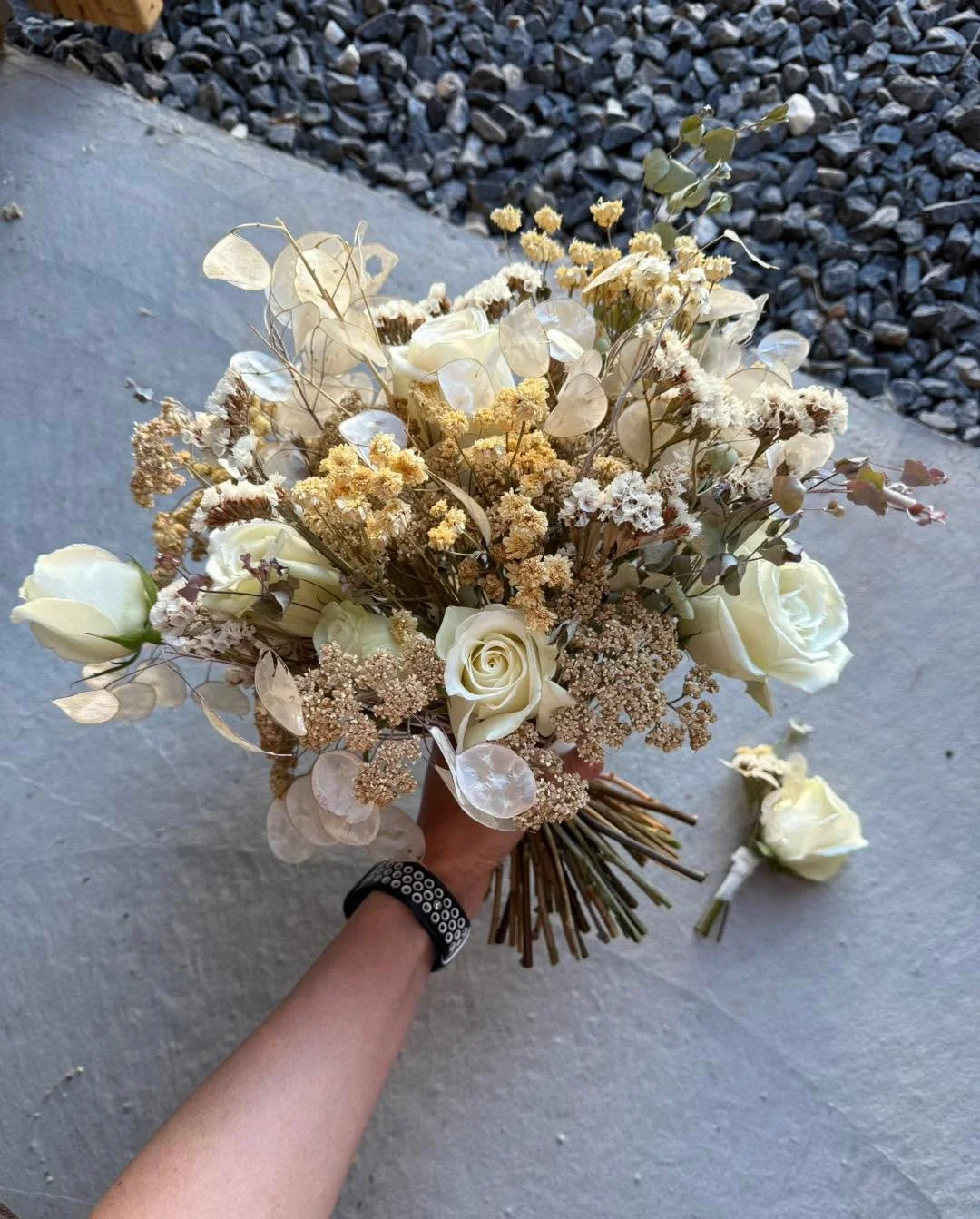 Wedding blooms from the weekend. Such a beautiful fall setting for a wedding- rain and all. Congrats Kayla!

#weddingbouquet #white #driedflowers #weddingsign #urbanflowerworks