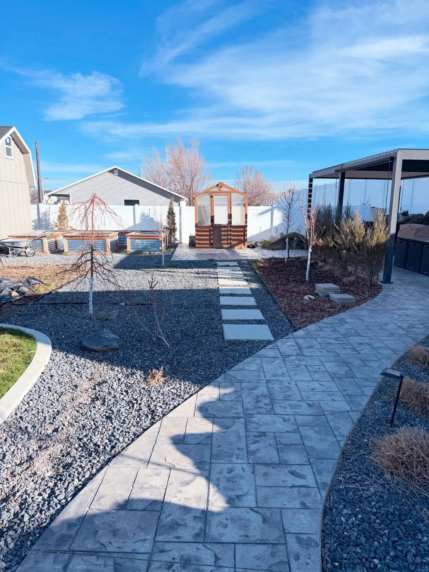 So excited to see things waking up! Trees are leafing out, Daffodils are about to bloom, Peonies are sending up shoots and Hellebores are putting on a show. This week veggies like tomatoes and eggplant will get started along with a lot of flowers to 