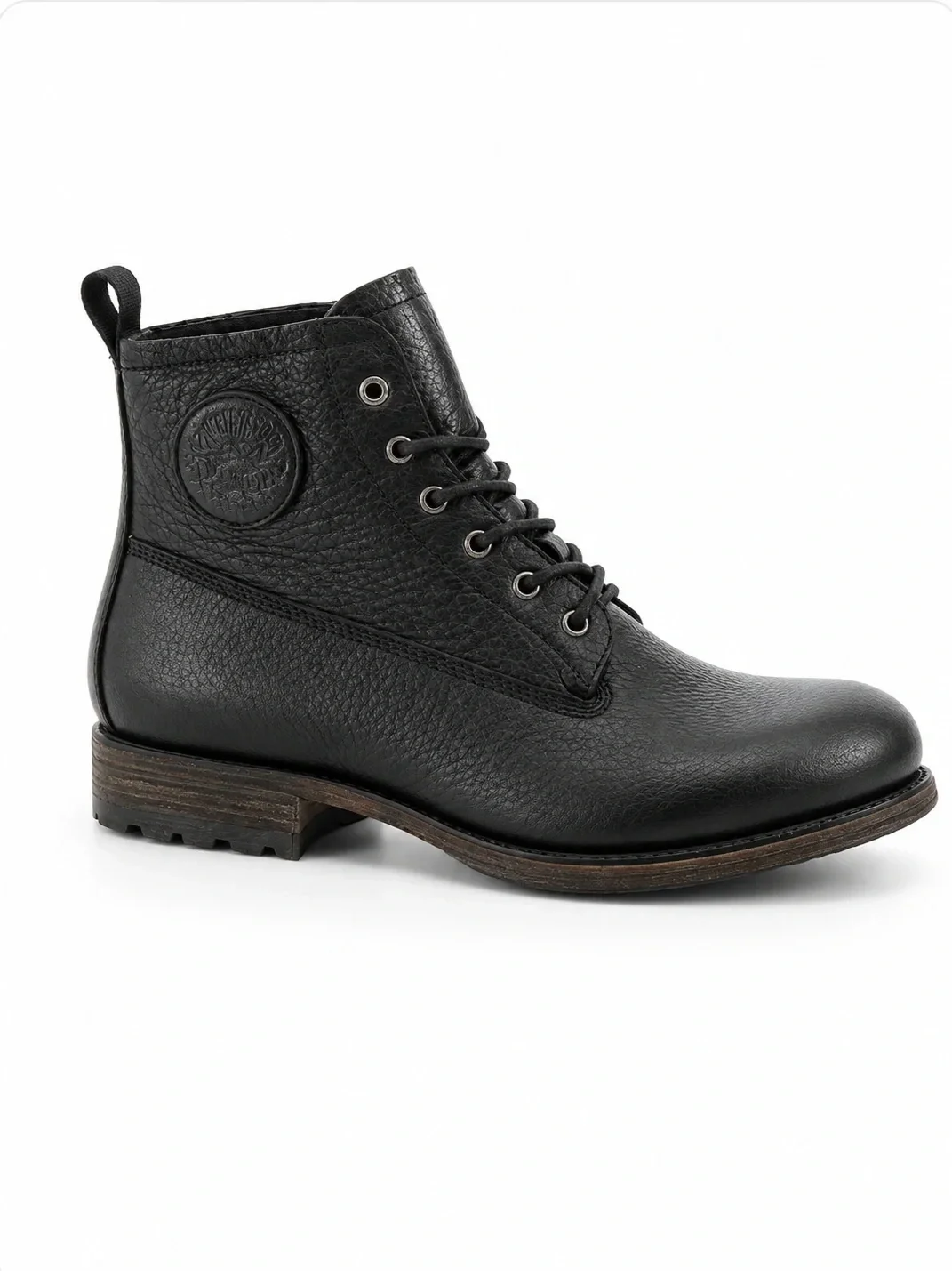 Blackstone GM09 boots are handmade from high-quality leather and feature a Goodyear-stitched sole