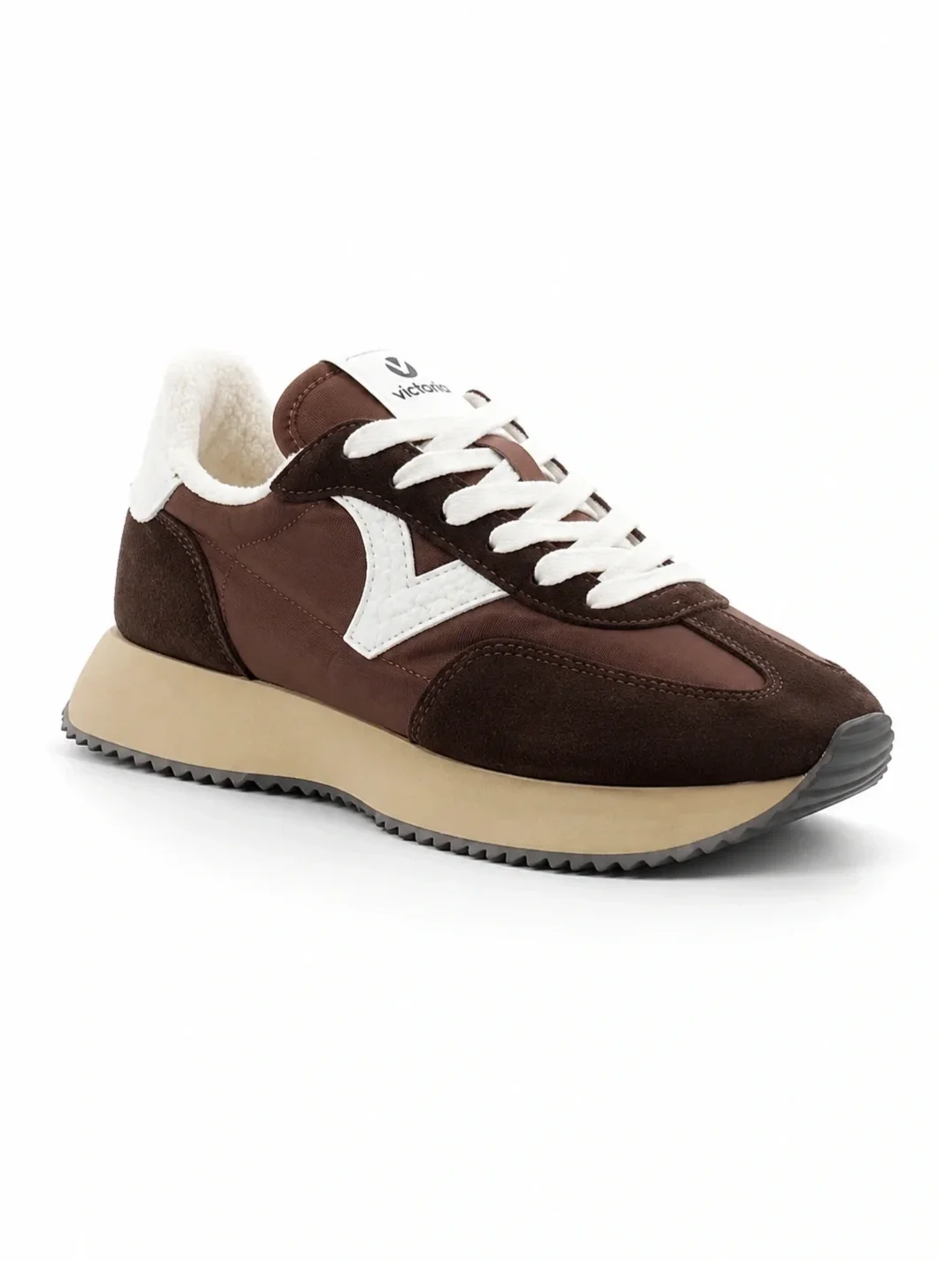 Victoria Viento sneakers in the "Chocolate" colorway, featuring a distinct retro running silhouette with a lug sole