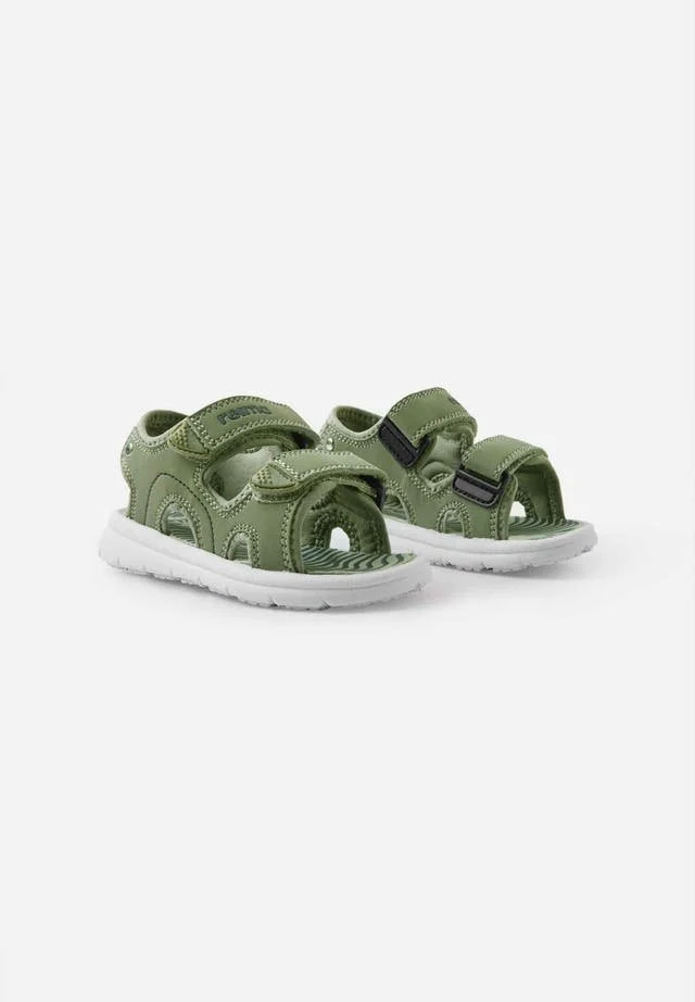 Reima Bungee green Sandals x 2.jpg
