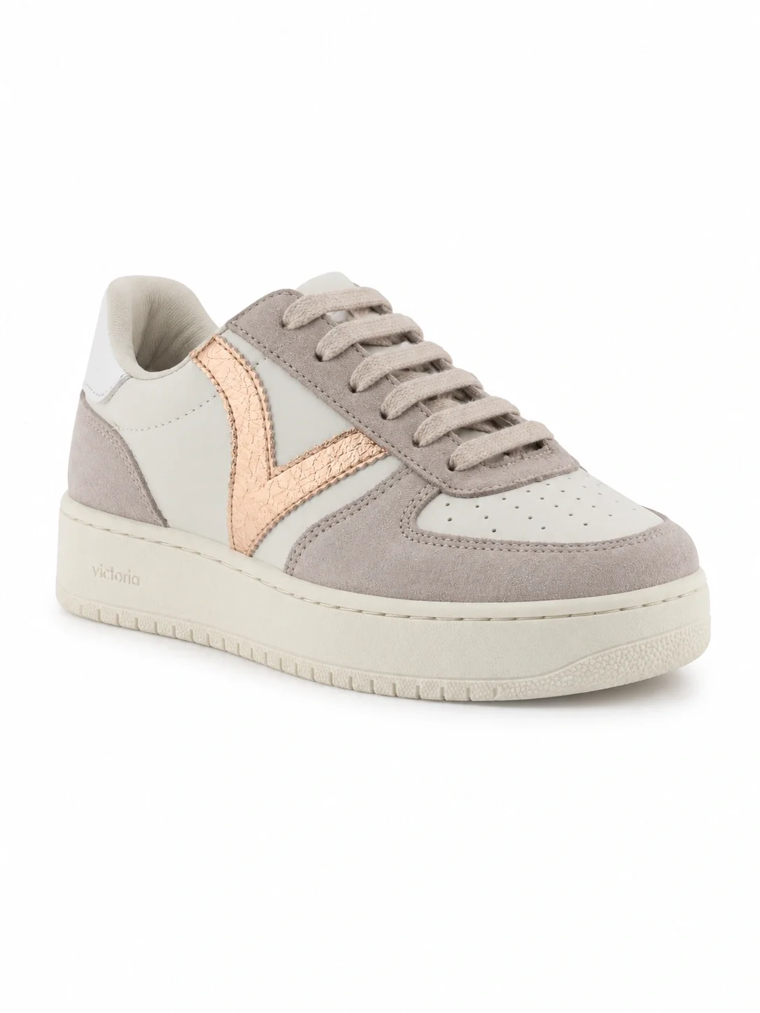 Victoria Madrid women's sneakers featuring a leather effect with contrasting split leather and metallic details