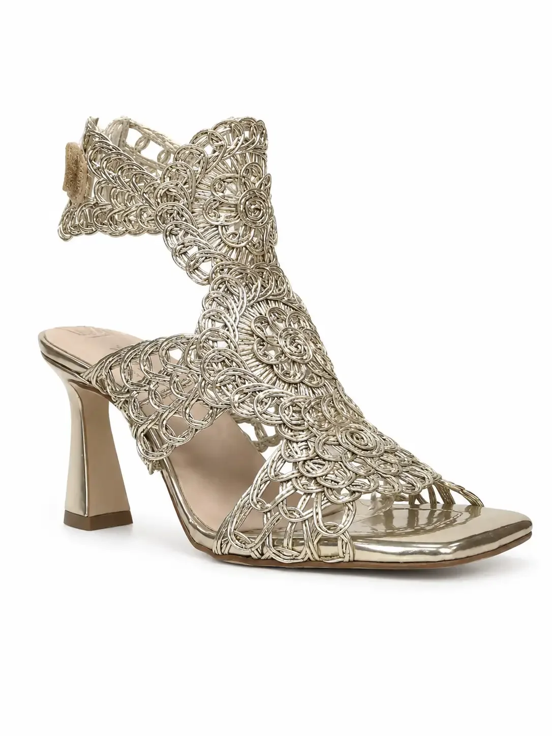 Pretty Ballerinas AMI sandaletts feature an intricately stitched, delicate crochet look across the upper
