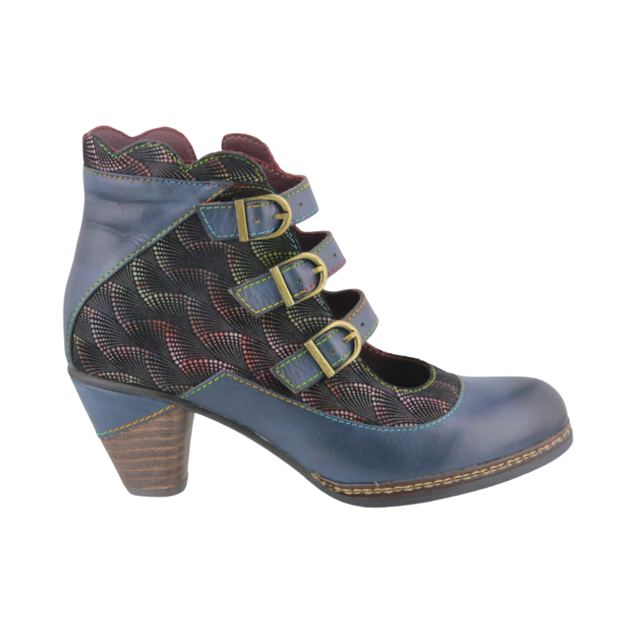 L'artiste dorrei front picture for website.png