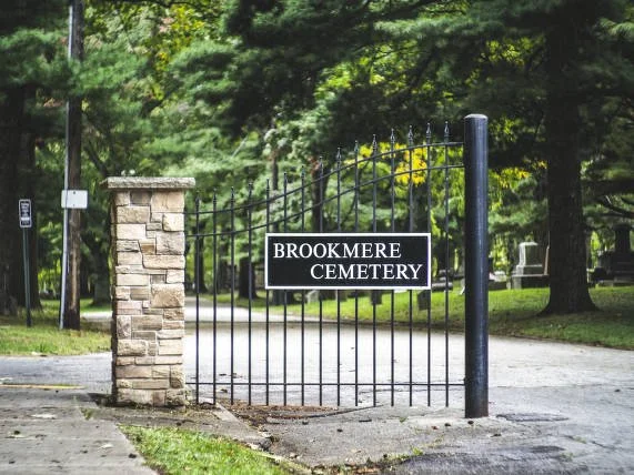 A neighborhood tour with a sweet ending? Count us in.

Our Old Brooklyn stroll explores the stories, landmarks, and people that shaped this historic neighborhood, including a stop at Brookmere Cemetery. The tour wraps up with a visit to a local favor