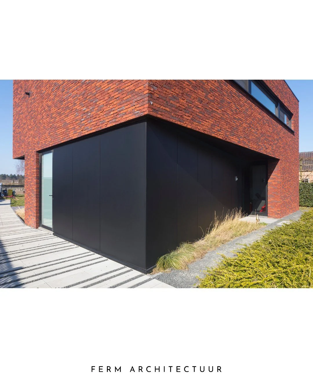 FERM WONEN betekent voor ons ook duurzaam wonen.

Deze woning werd in 2015 ontworpen als BEN-woning: bijna-energieneutraal, met aandacht voor energiezuinigheid en groene energie. Duurzaamheid zit voor ons dan ook niet in een trend, maar in keuzes die
